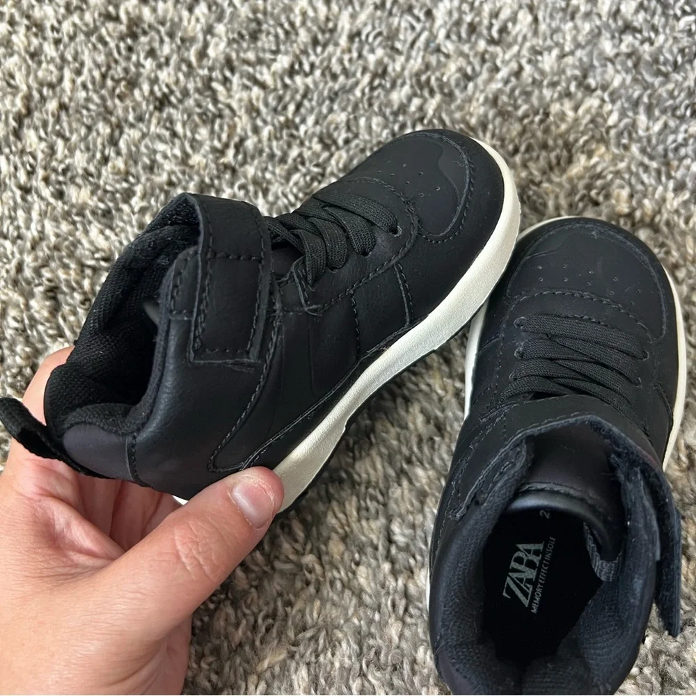 Zara Kids Black Velcro Strap Sneakers Toddler Size US 4.5 /‎ EU 20